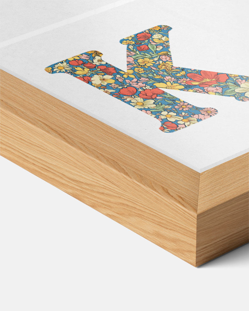 Bloemrijke Alfabet – kids poster als vrolijke staande wanddecoratie
