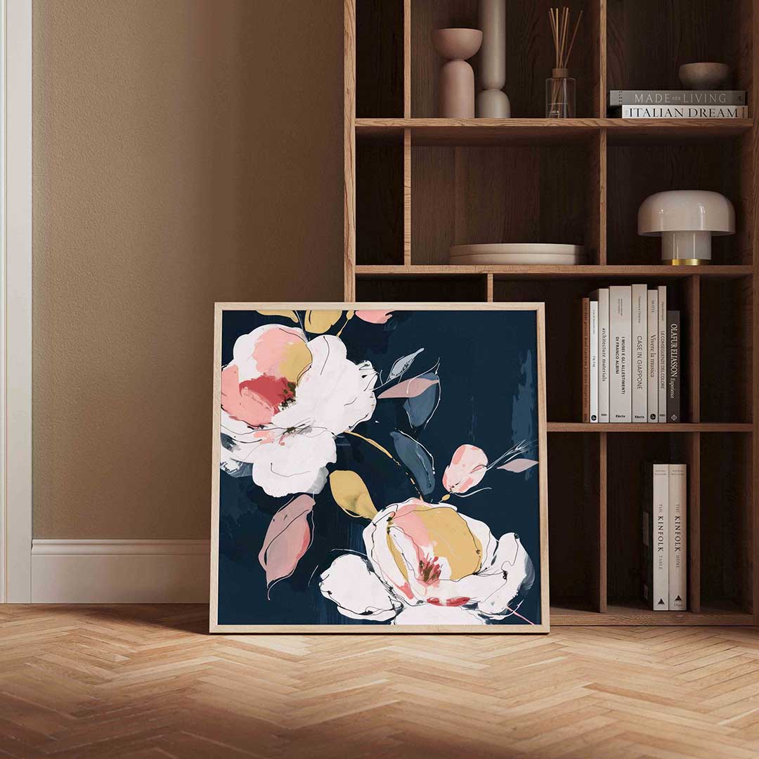Bloemen op donkere achtergrond – kleurrijke vierkante wanddecoratie van WallArtistic