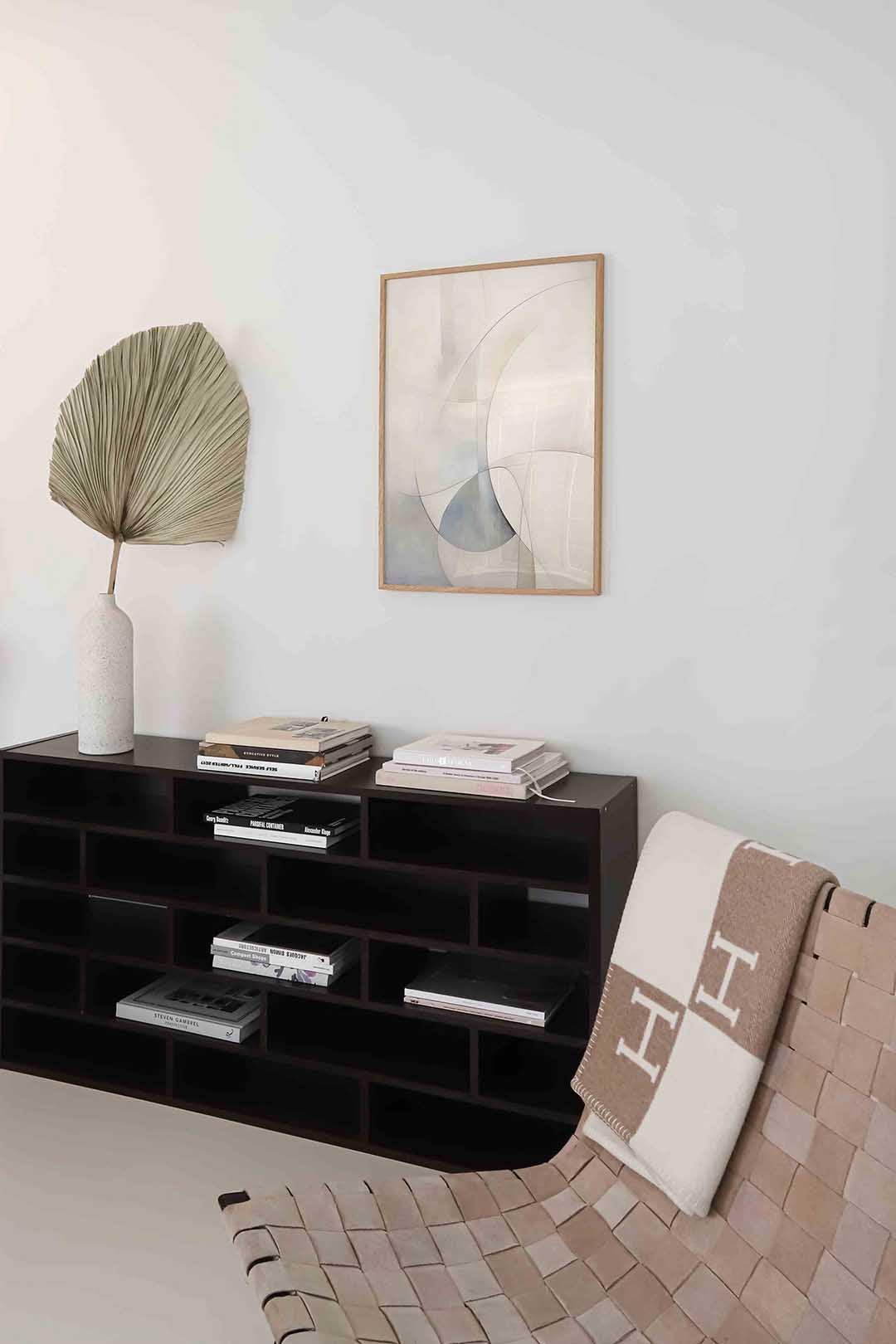 Abstracte lijnen en vormen – staande zachte abstracte wanddecoratie van WallArtistic