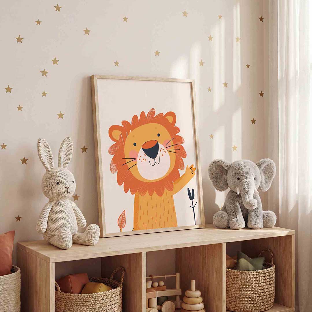 Lachende leeuw – staande kinderkamer wanddecoratie van WallArtistic