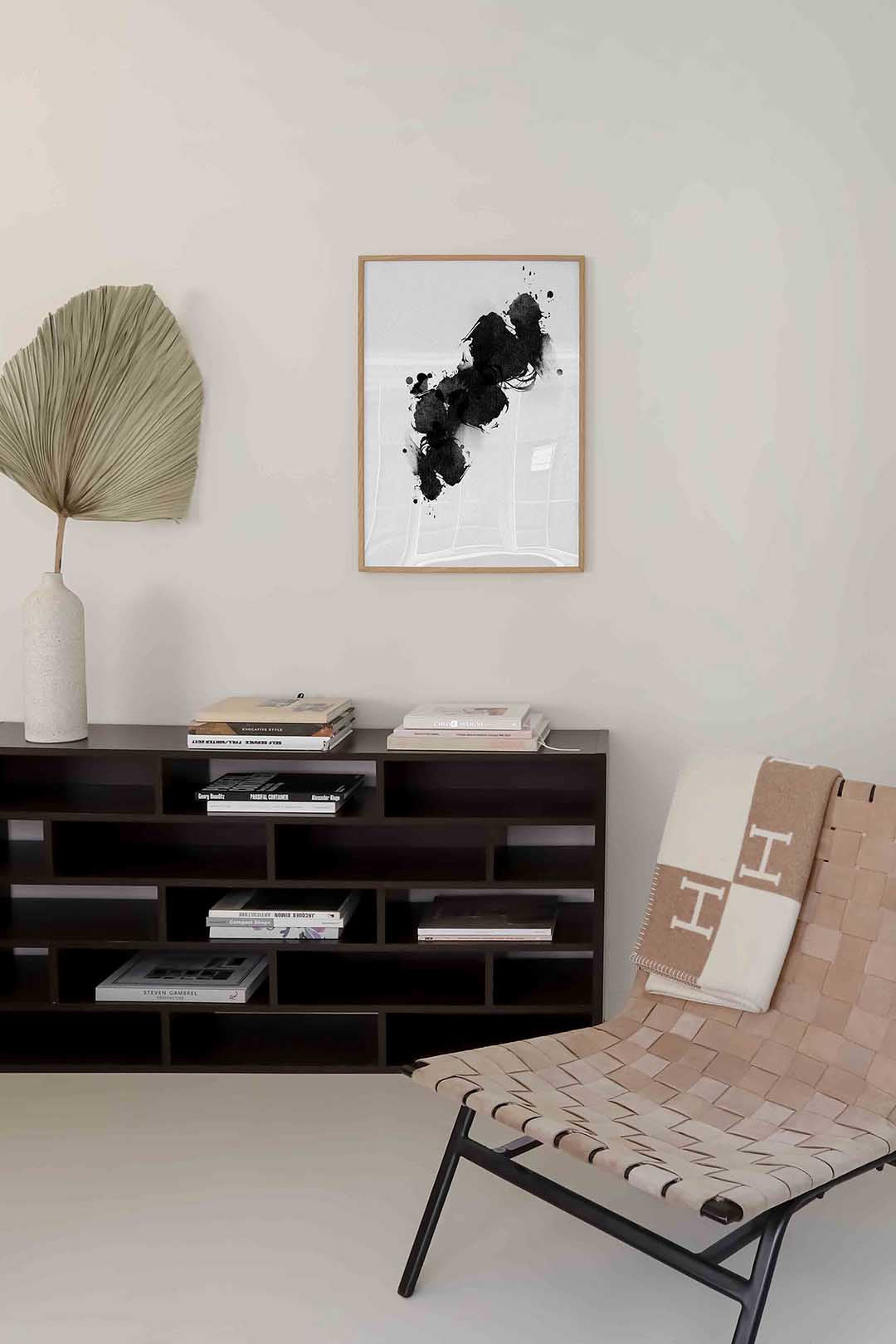 Zwart wit abstracte vlekken – zachte abstracte poster in staand formaat
