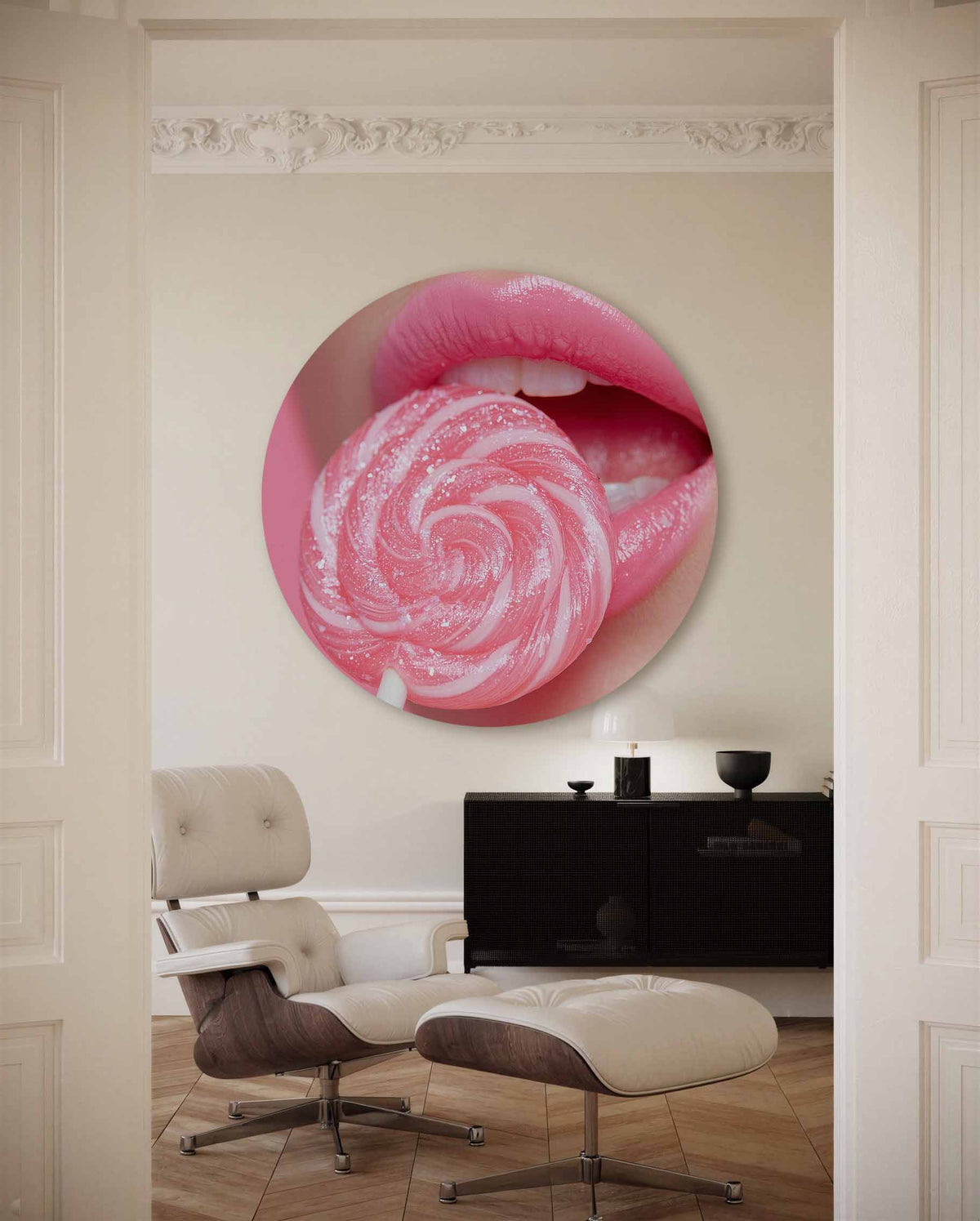 Roze lolly en lippen – kleurrijke Pop Art muurcirkel voor aan de muur