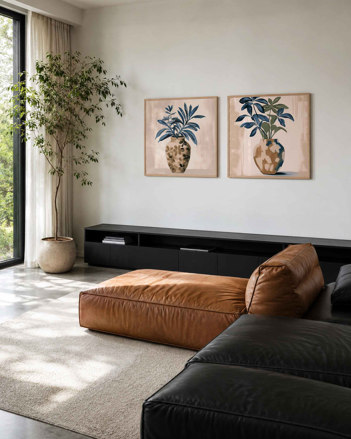 Interieurpresentatie van een tweedelige vierkante posterset met planten in vazen
