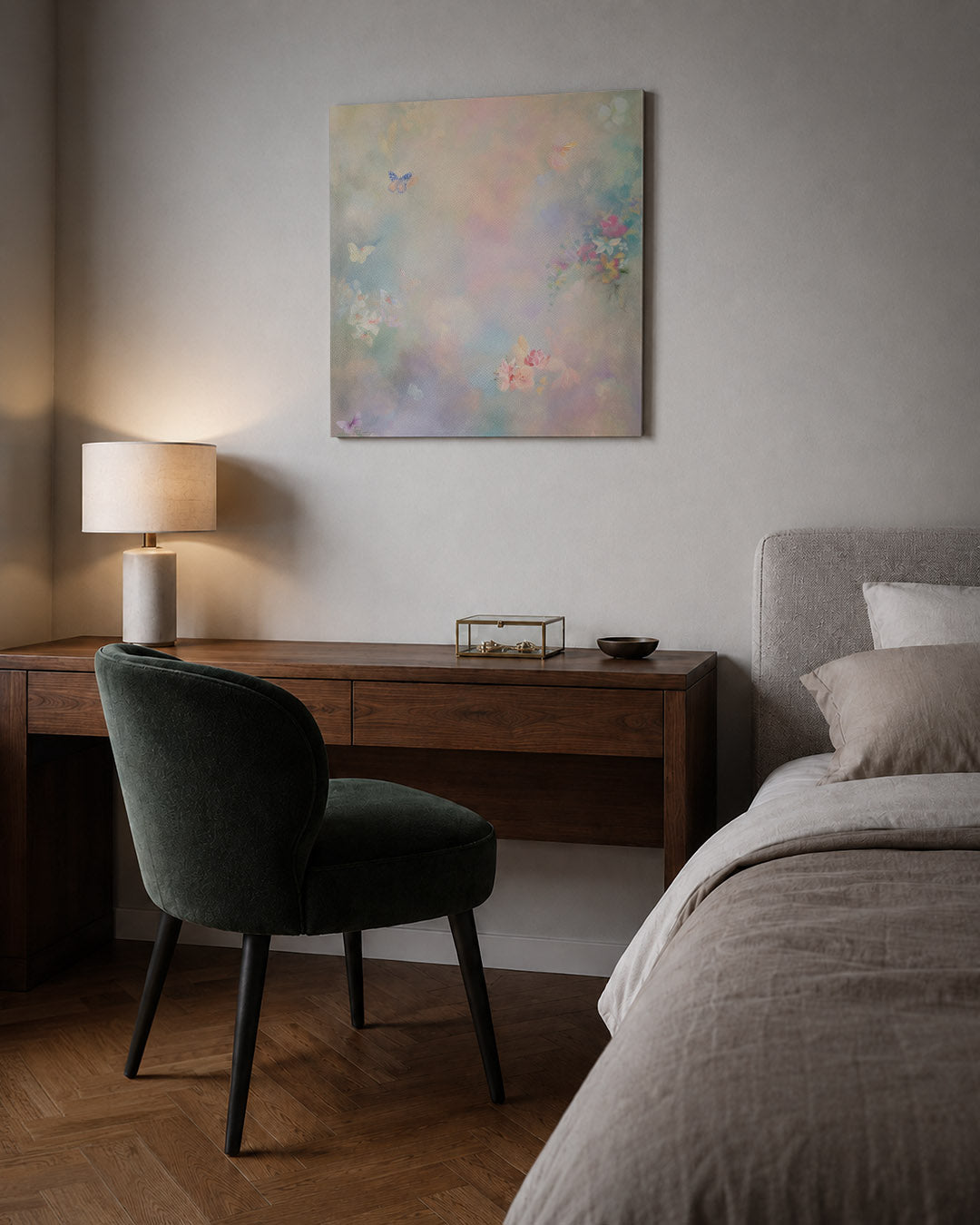 Dromerige vlinders kunstwerk – sfeerbeeld – dit kunstwerk toont een zachte compositie van vlinders en bloemen in