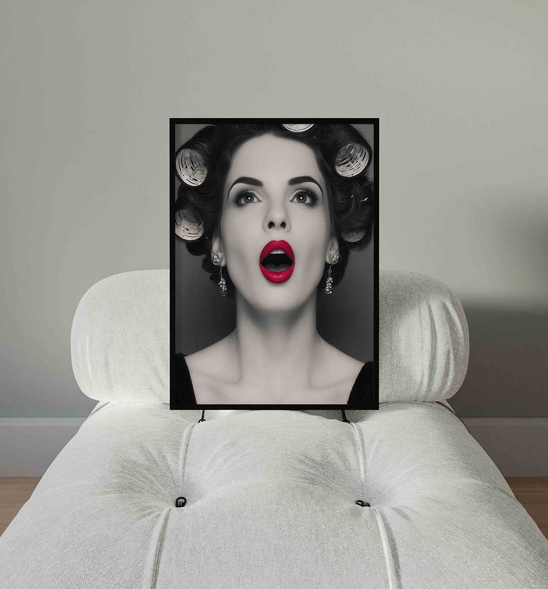 Vrouw met rode lippen – staande Pop Art wanddecoratie van WallArtistic