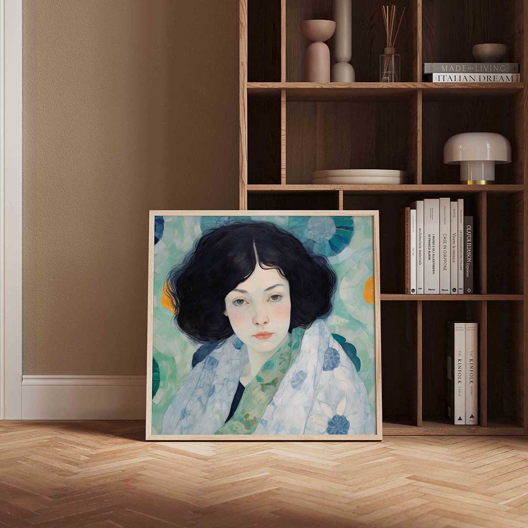 Vrouw met donkere haren – kleurrijke vierkante wanddecoratie van WallArtistic