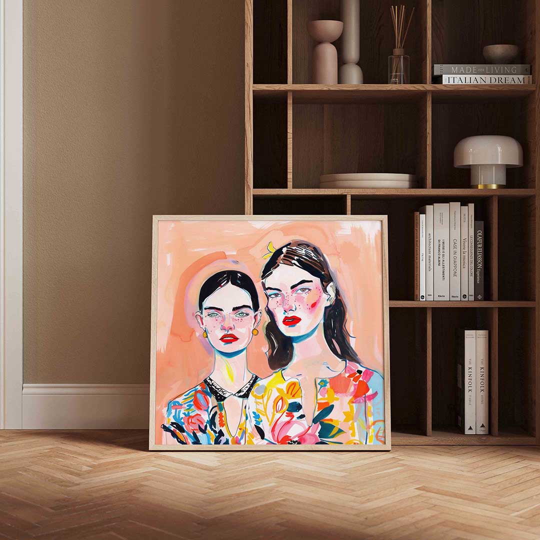Twee vrouwen met kleurrijke kleding – portret poster in vierkant formaat