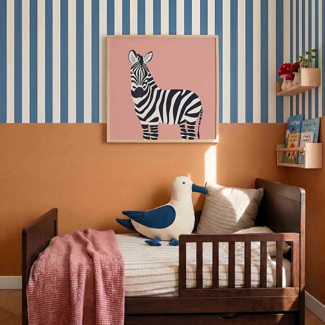 Zebra op roze achtergrond – kids poster in vierkant formaat