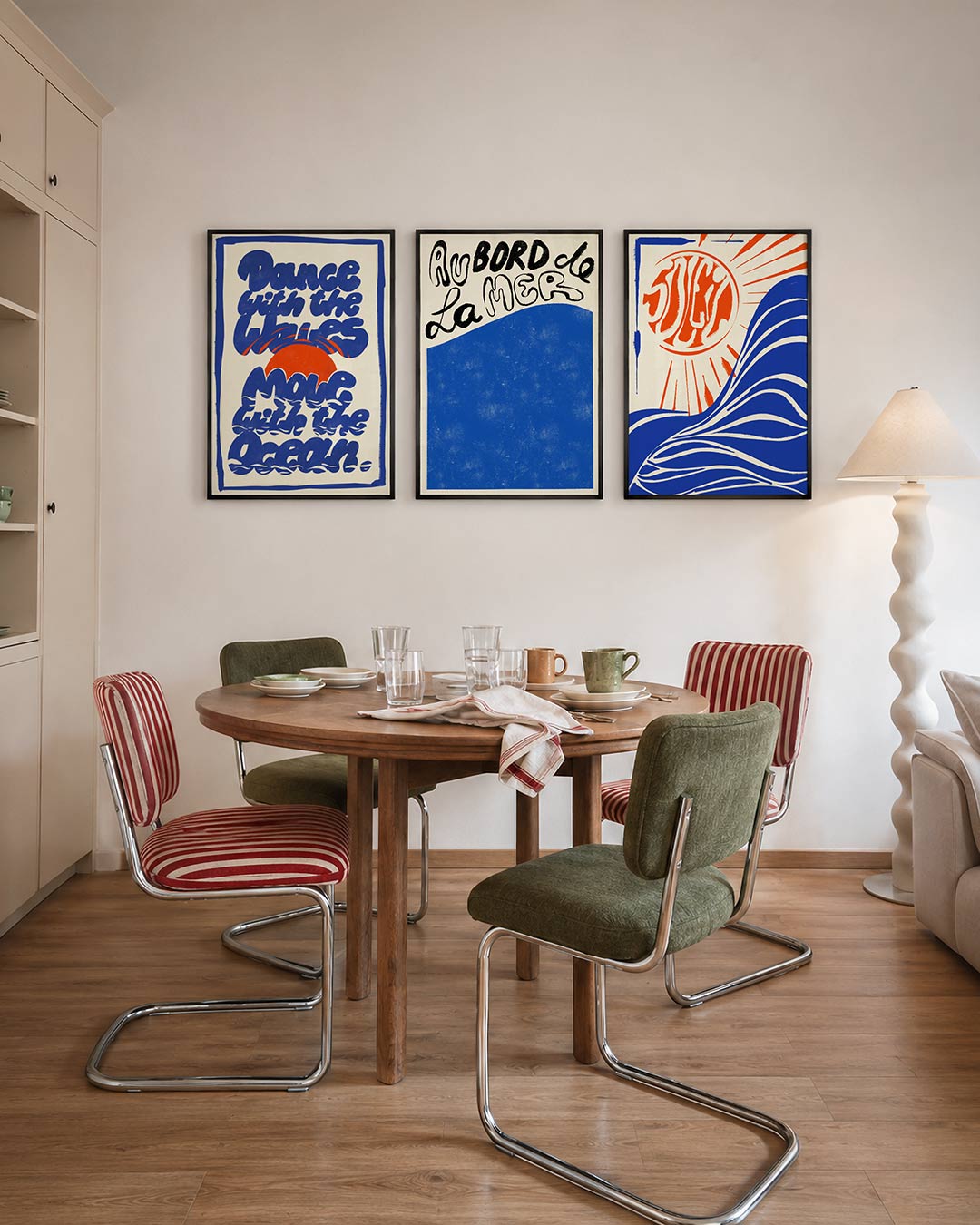 Golvend lijnenspel driedelige posterset – deze posterset in drie delen toont vloeiende blauwe letters