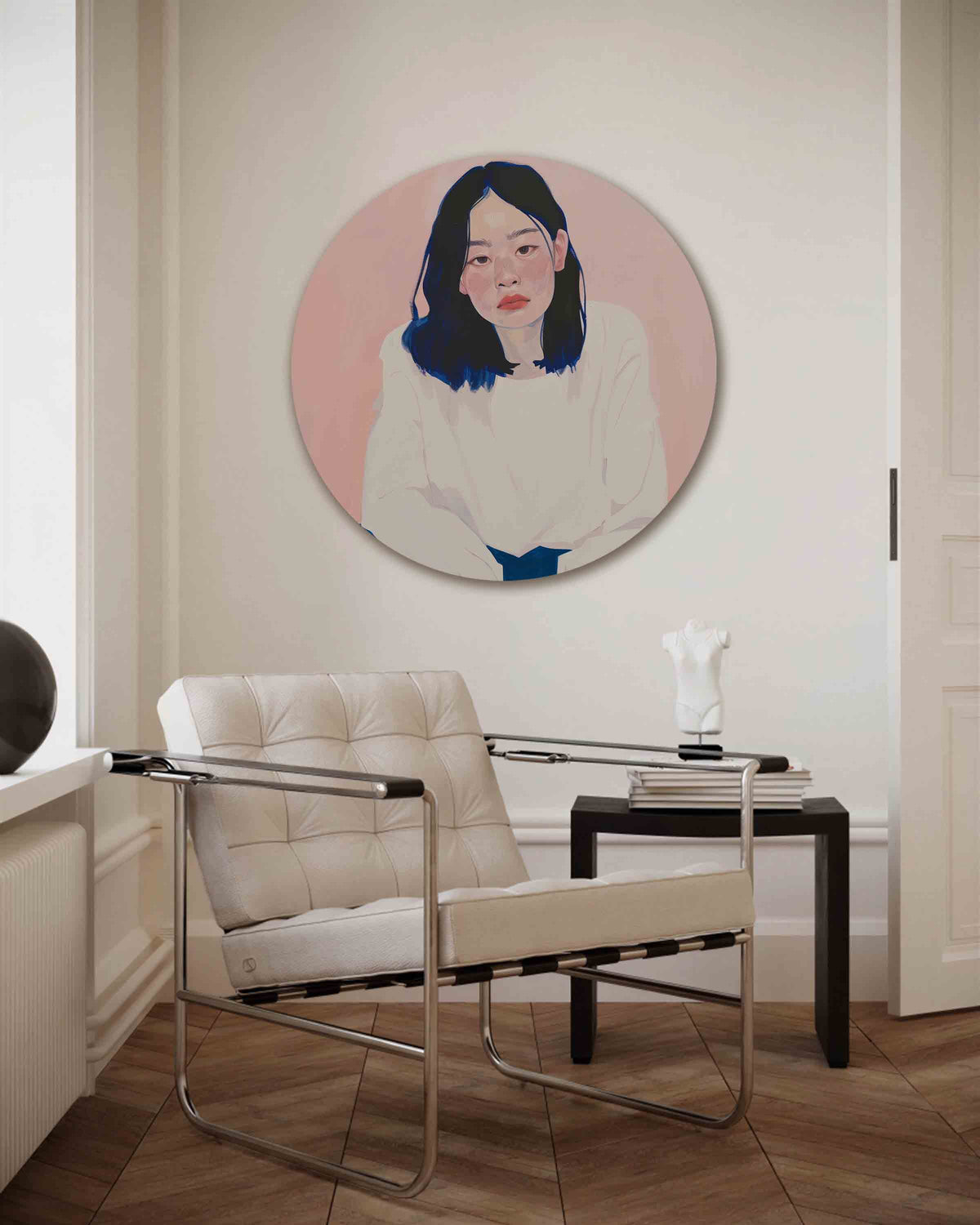 Portret met roze achtergrond – kleurrijke muurcirkel als ronde wanddecoratie