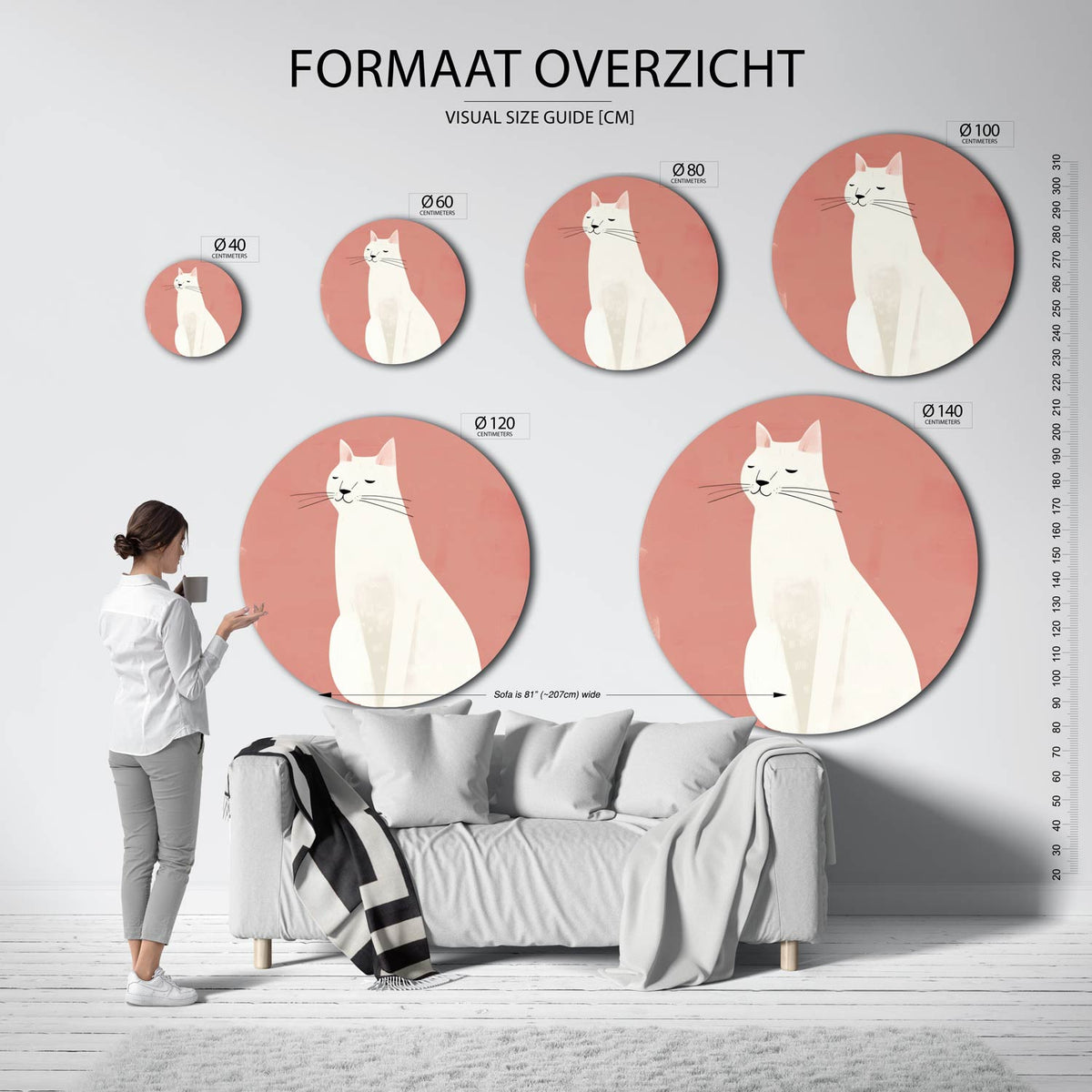 Witte kat Muurcirkel – extra productweergave – Een witte kat met gesloten ogen tegen een roze achtergrond.