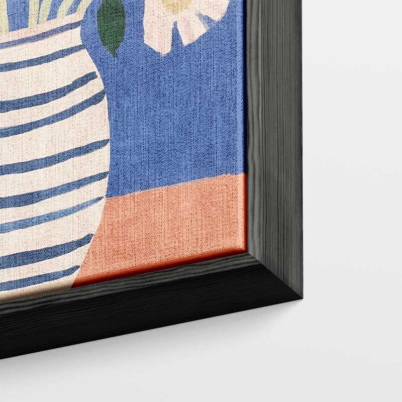 Stralende Bloemen in Gestreepte Vaas – portret wandkunst van WallArtistic