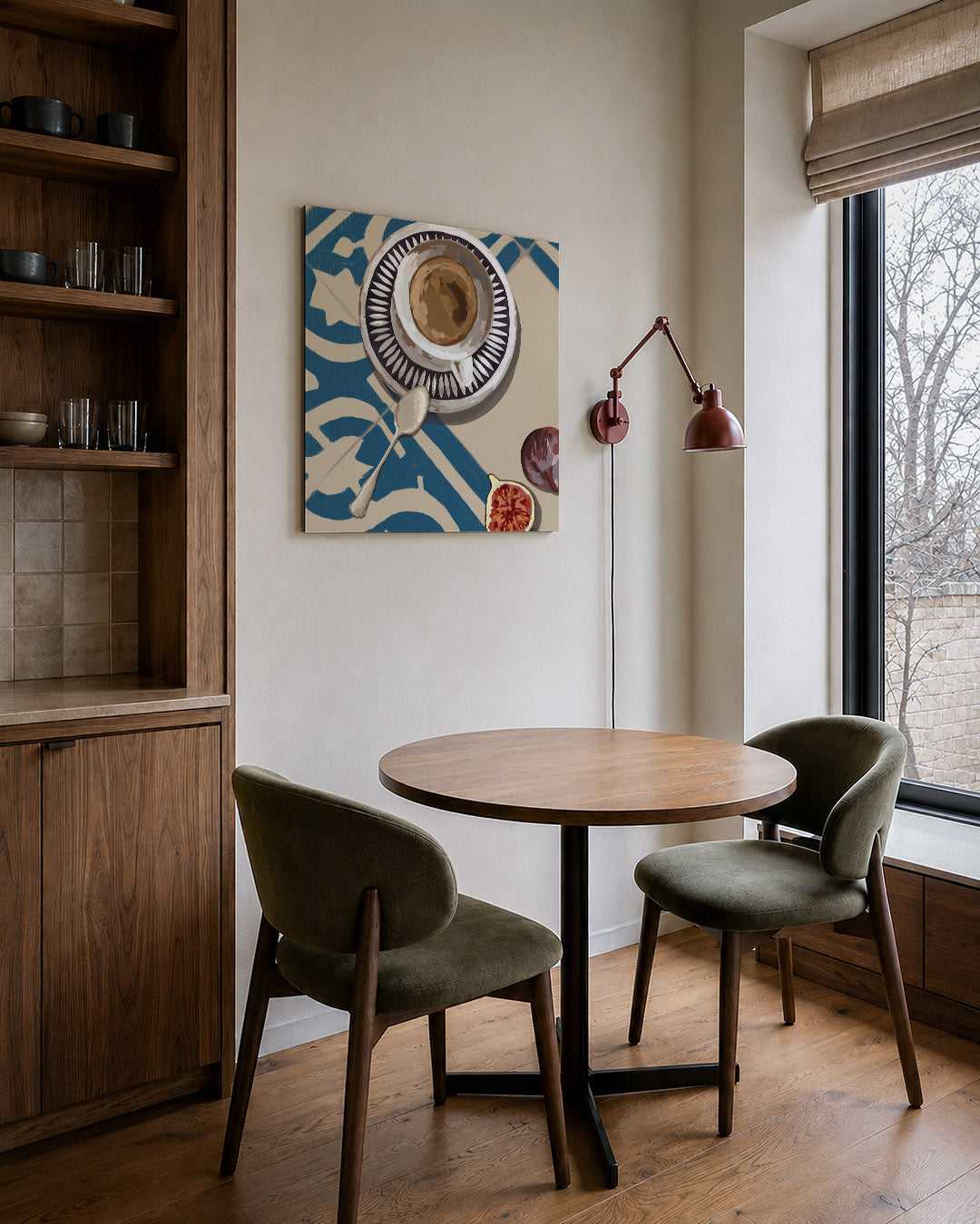 Koffie en vijg compositie kunstwerk – derde productweergave – dit werk toont een kop koffie op een decoratieve ondergrond met
