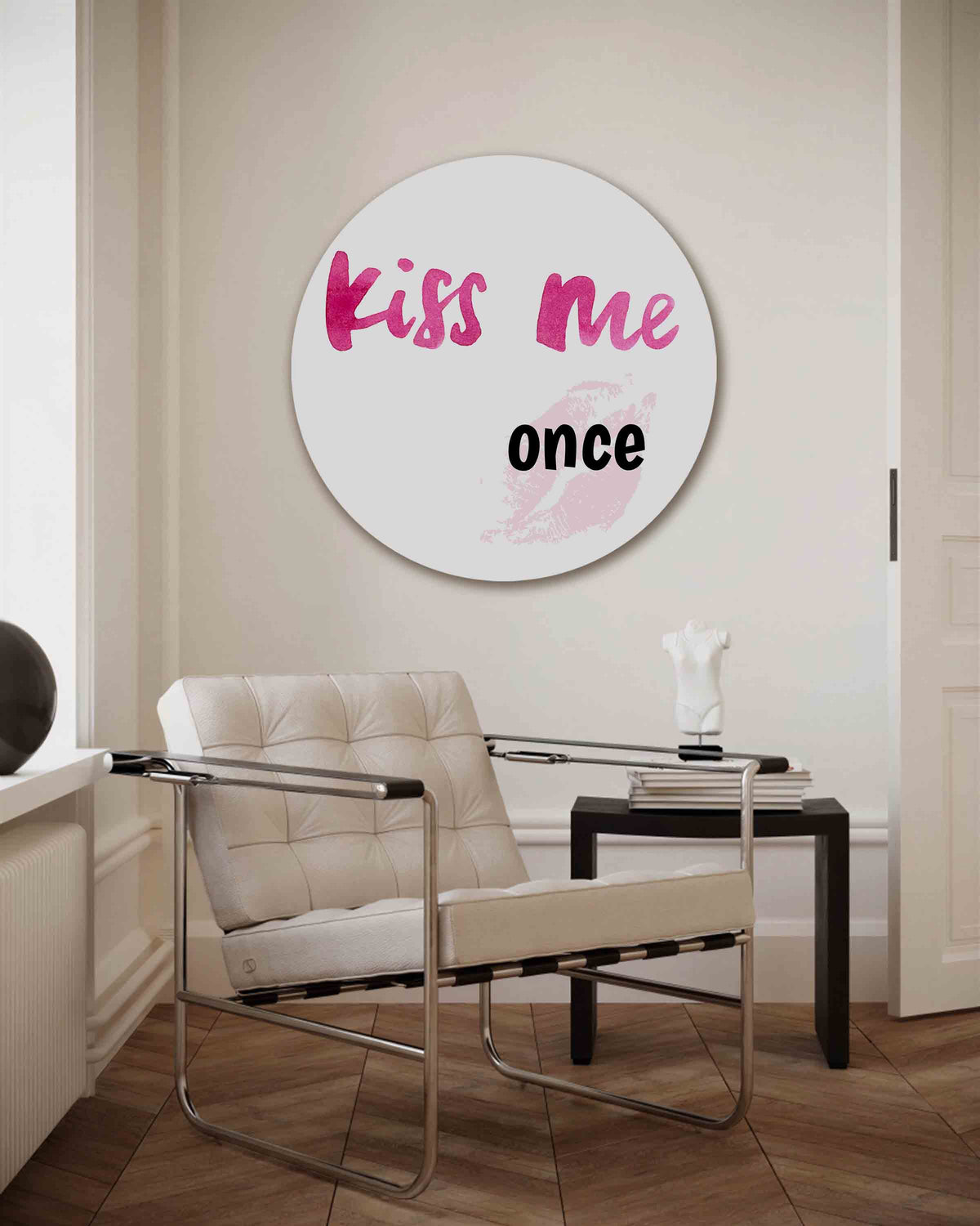 Kiss me once – kleurrijke muurcirkel als ronde wanddecoratie