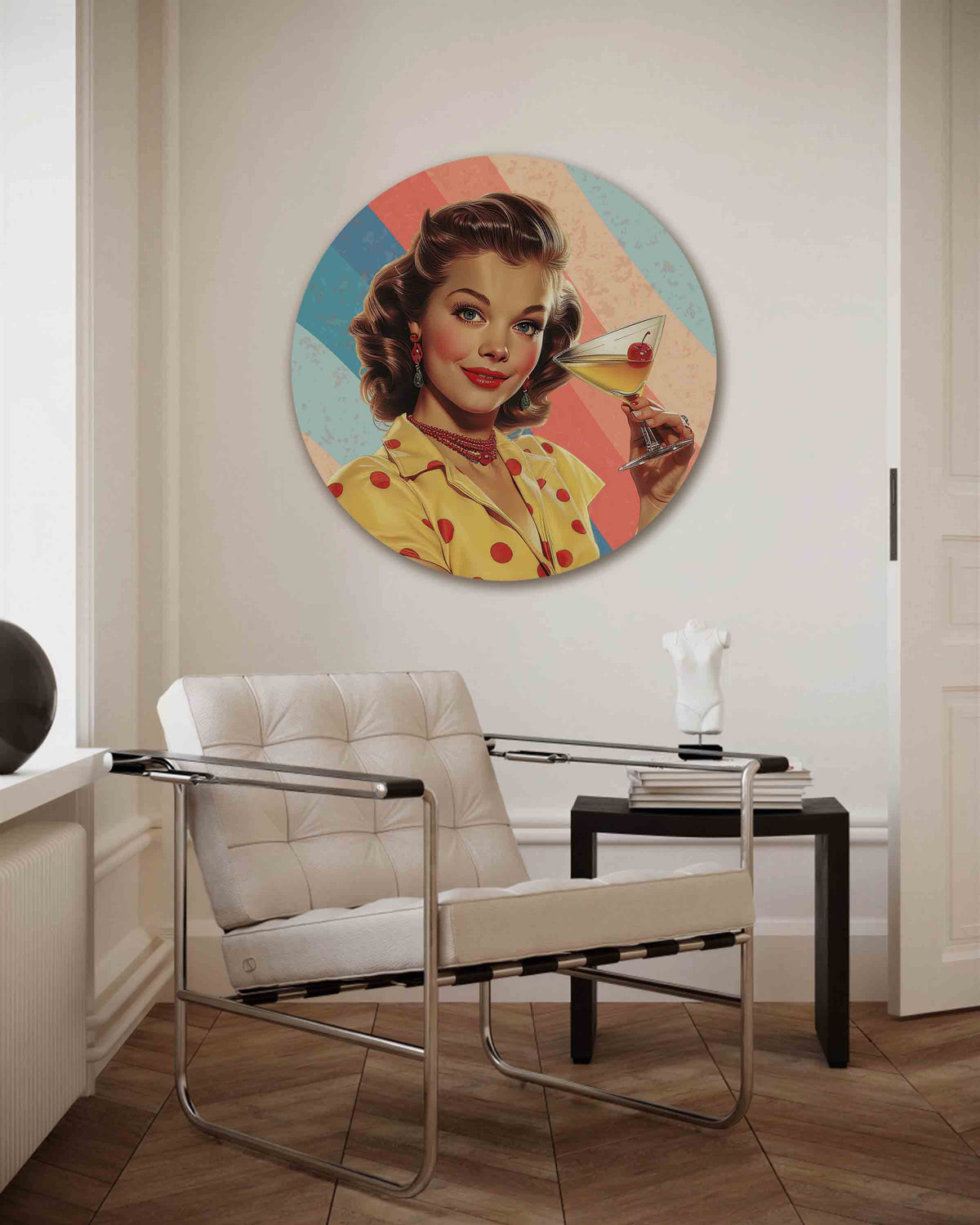Vrouw met cocktail – Pop Art muurcirkel als ronde wanddecoratie