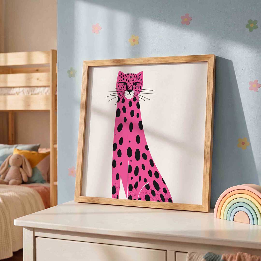 Roze luipaard – speelse wandkunst als vierkante kinderposter
