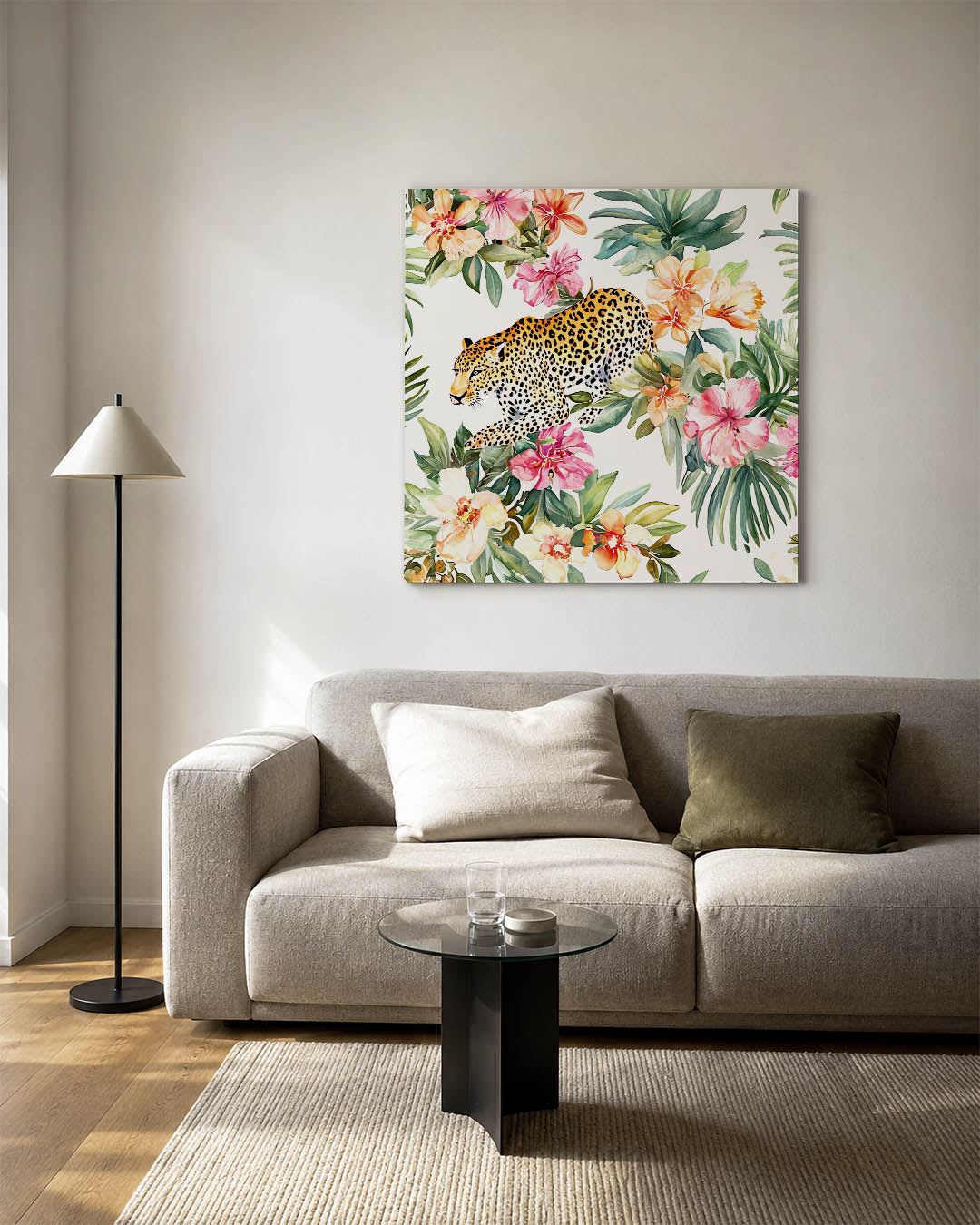 Tropische dierenprint kunstwerk – detailweergave – dit werk toont een levendige compositie van een luipaard omringd door