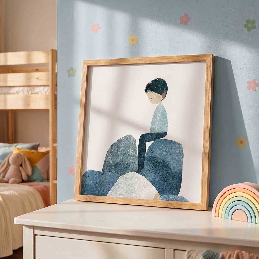 Zittende figuur op stenen – speelse wandkunst als vierkante kinderposter