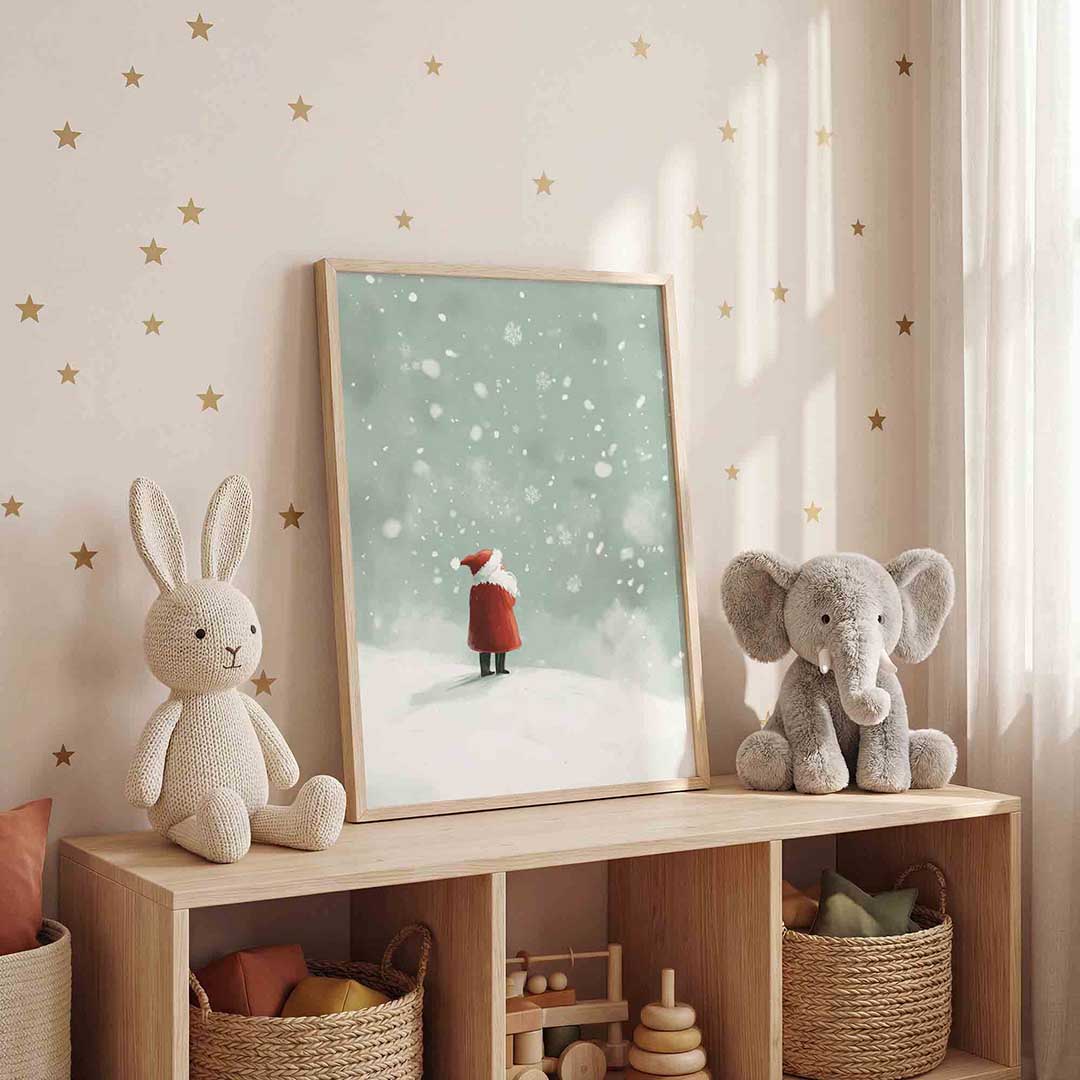 Sneeuwlandschap met figuur – staande kinderkamer wanddecoratie van WallArtistic