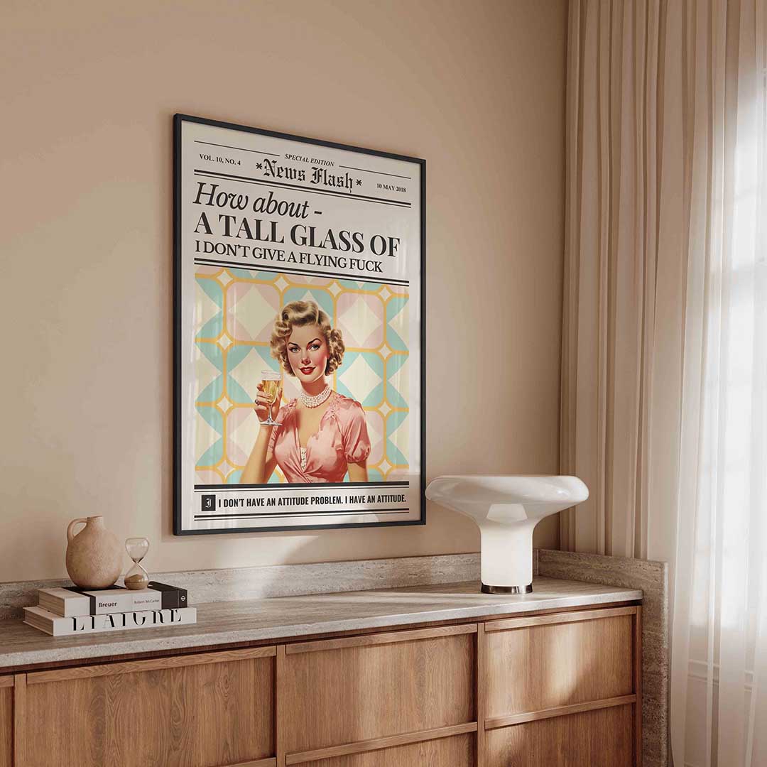 Vrouw met glas – kleurrijke Pop Art poster in staand formaat