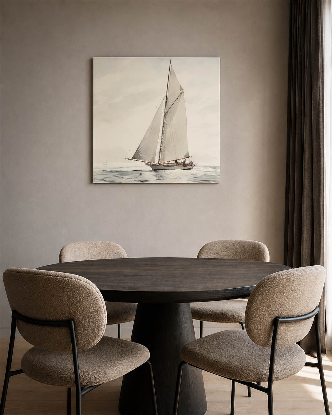Zeilboot op zee kunstwerk – vierkante wanddecoratie – een zeilboot glijdt over een rustige zee. De zachte kleuren en