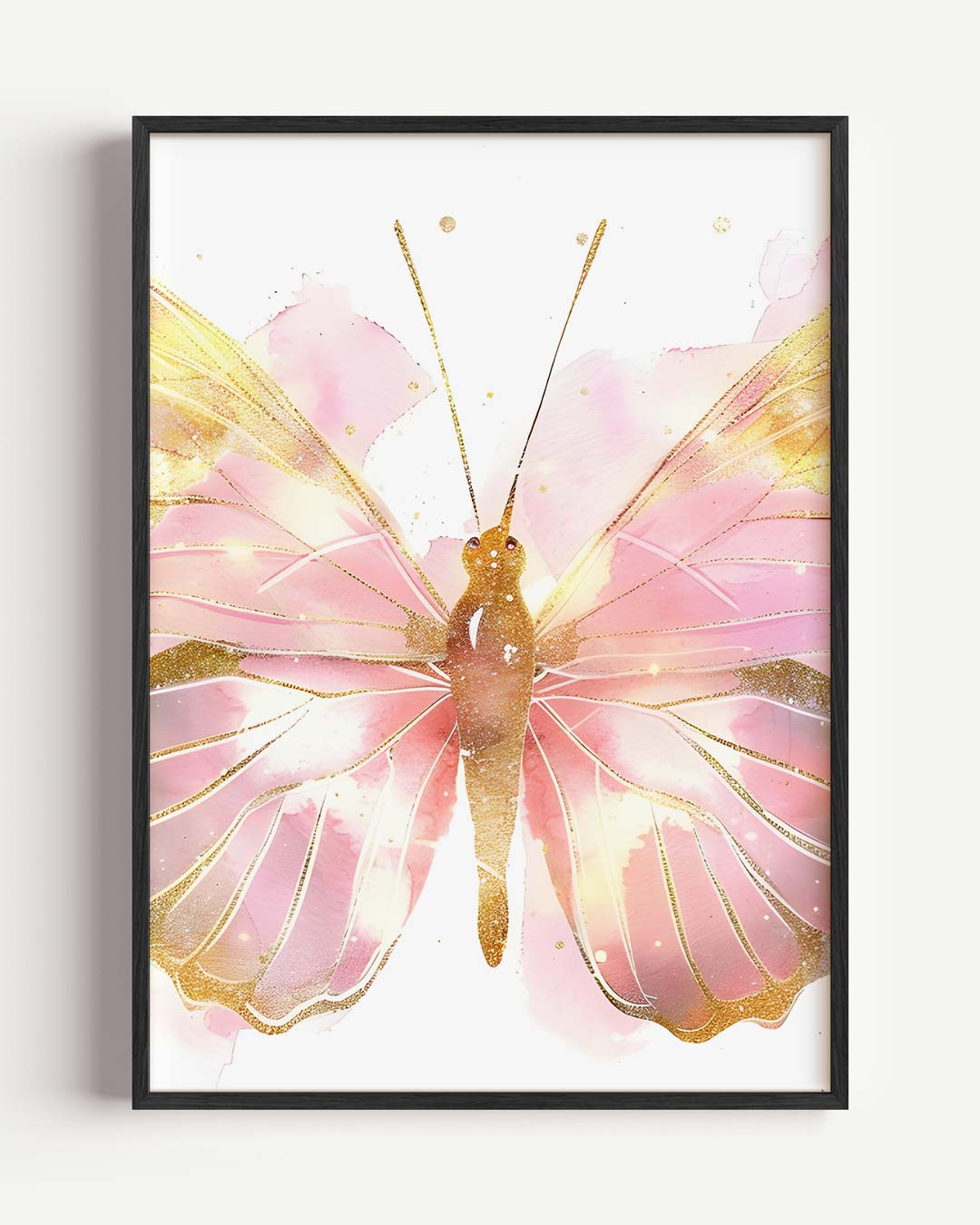 Dromerige Vlinder Met Gouden Accent – Popart en Streetart portret poster als wanddecoratie
