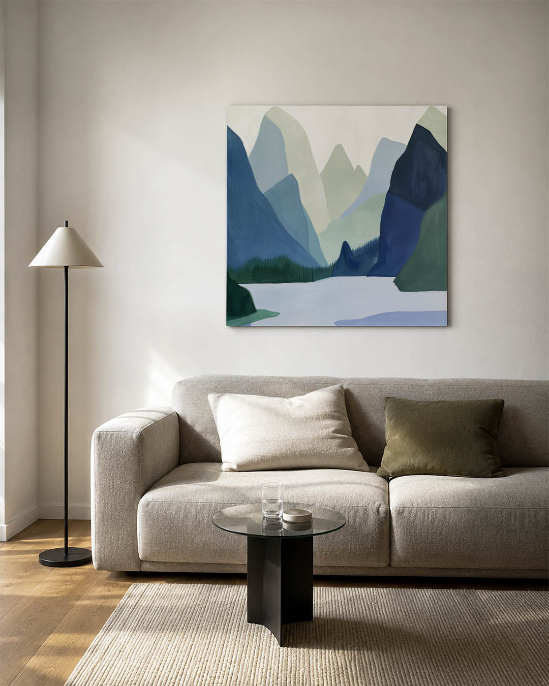 Serene berglandschap kunstwerk – vierkante wanddecoratie – dit werk toont een rustig berglandschap met zachte lijnen en