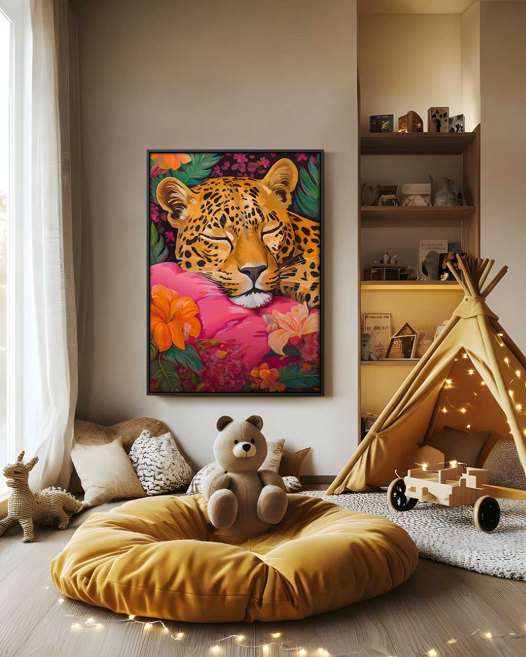 Dromende Luipaard op Roze Kussen – canvas wanddecoratie in portret formaat