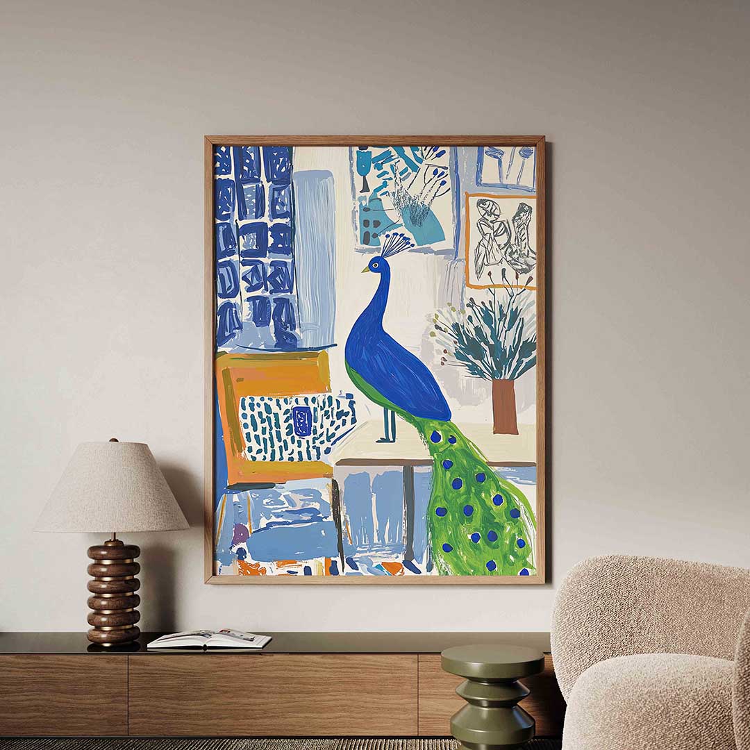 Pauw in interieur – dieren poster in staand formaat