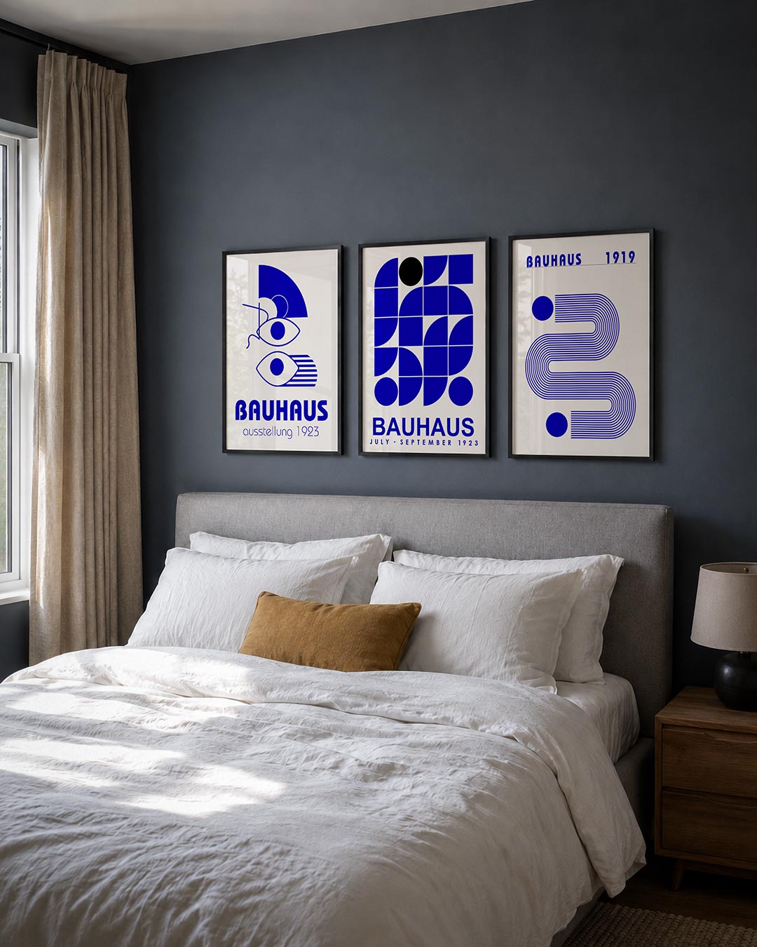 Vormen en lijnen posterset – derde productweergave – deze posterset in drie delen toont een spel van blauwe vormen en lijnen.