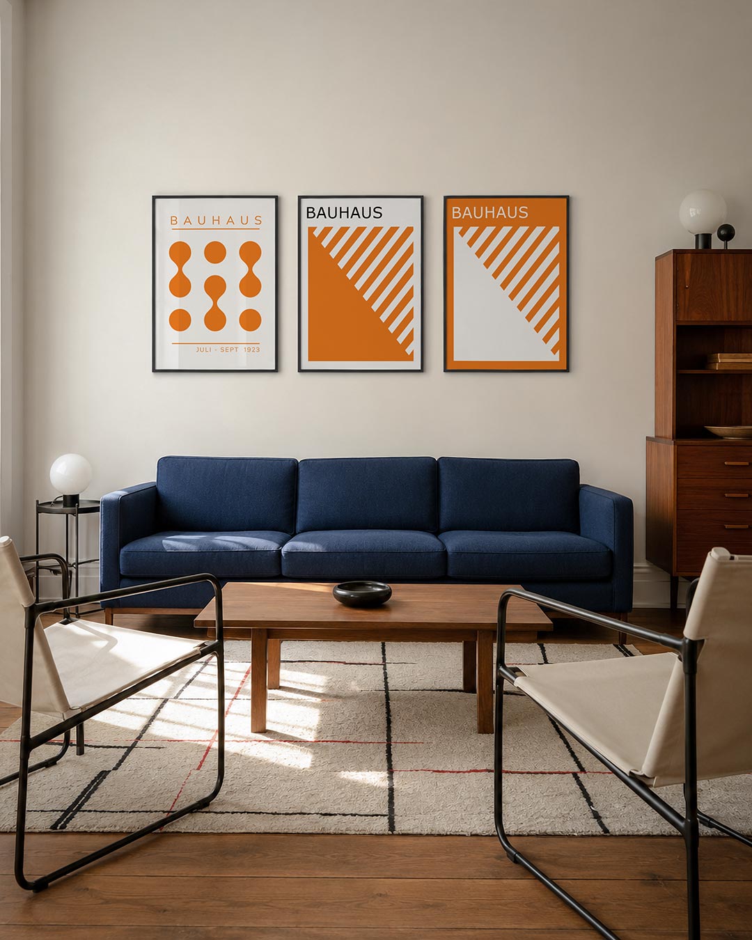 Vormen en vlakken driedelige posterset – deze posterset in drie delen toont een speelse ordening van oranje cirkels en