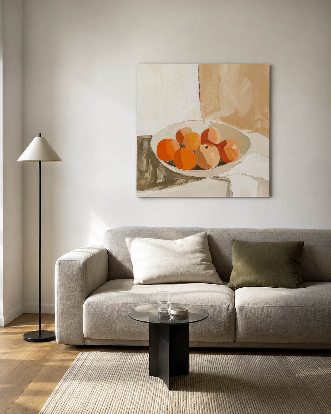 Fruit in schaal kunstwerk – vierkante wanddecoratie – dit werk toont een schaal met oranje vruchten tegen een beige