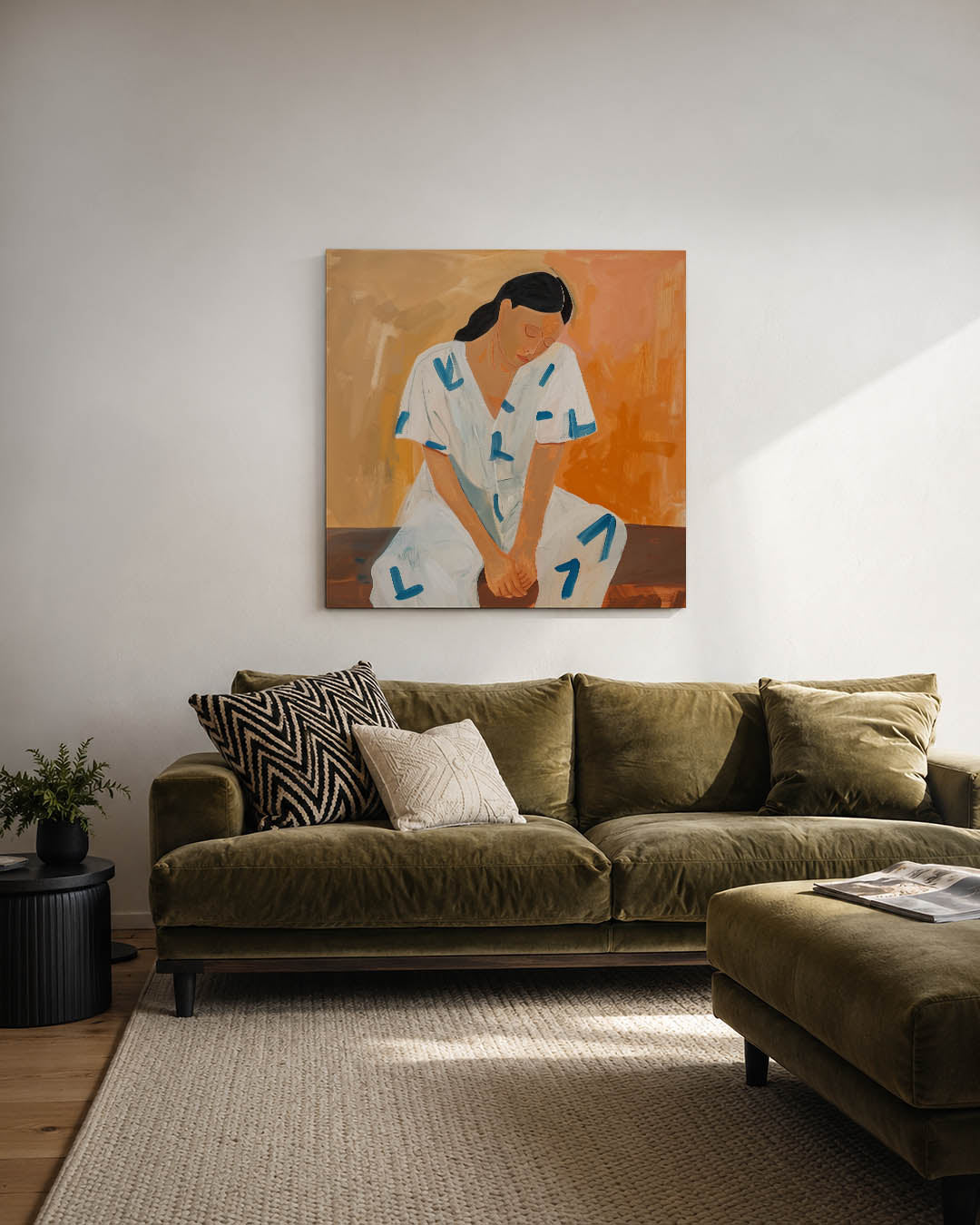 Dromerige vrouw kunstwerk – derde productweergave – dit kunstwerk toont een vrouw in een serene pose tegen een warme