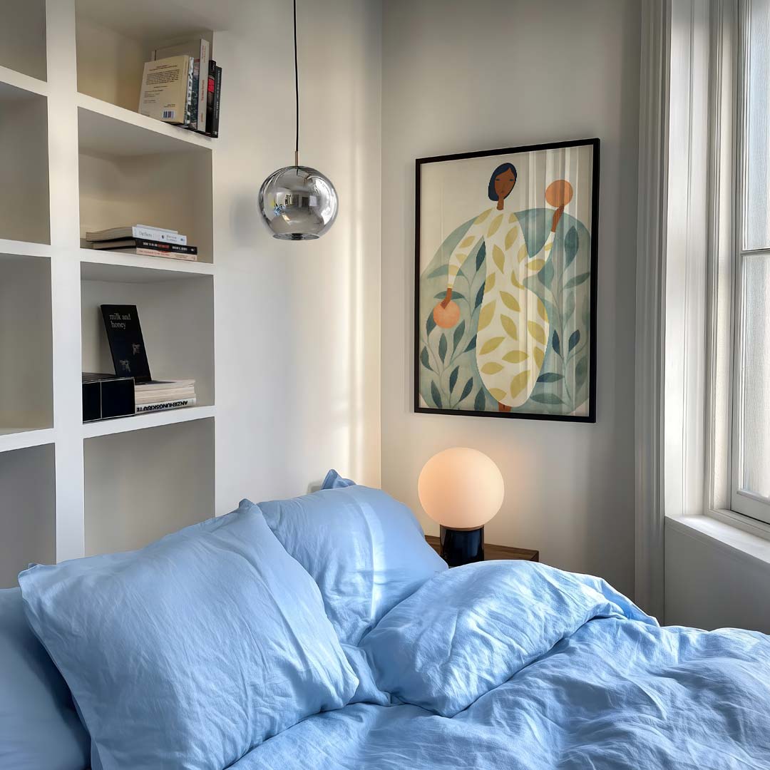 Moderne kunst vrouw met oranje accenten – vrouwelijk portret als moderne wandkunst