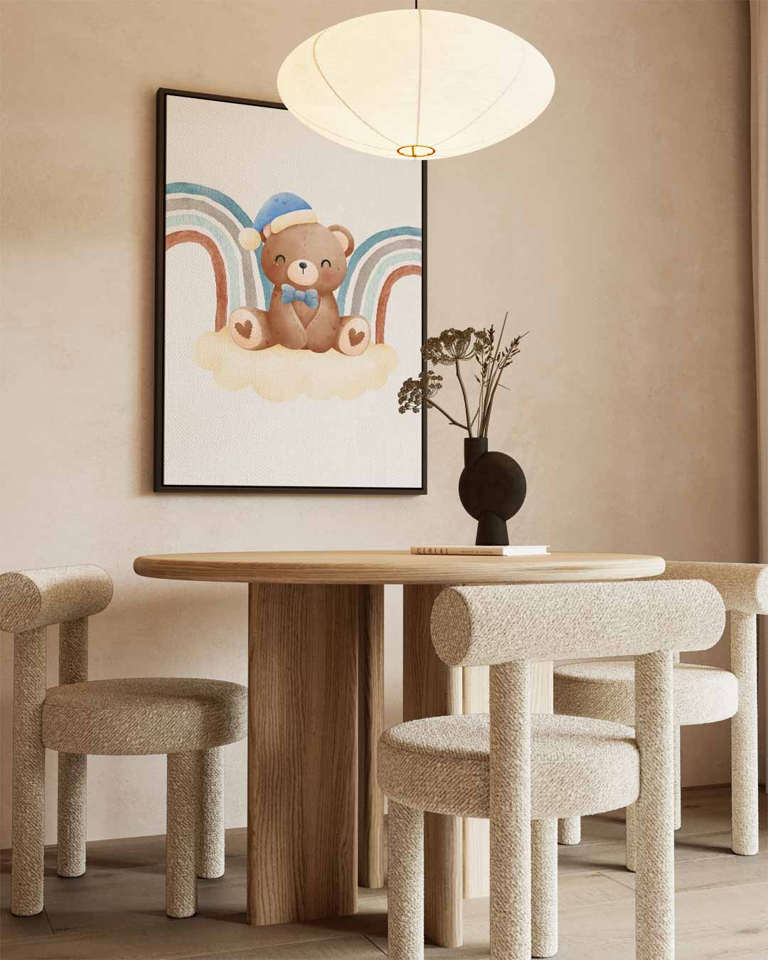 Slaapbeer op Regenboog Wolk – staand kunstwerk voor modern interieur