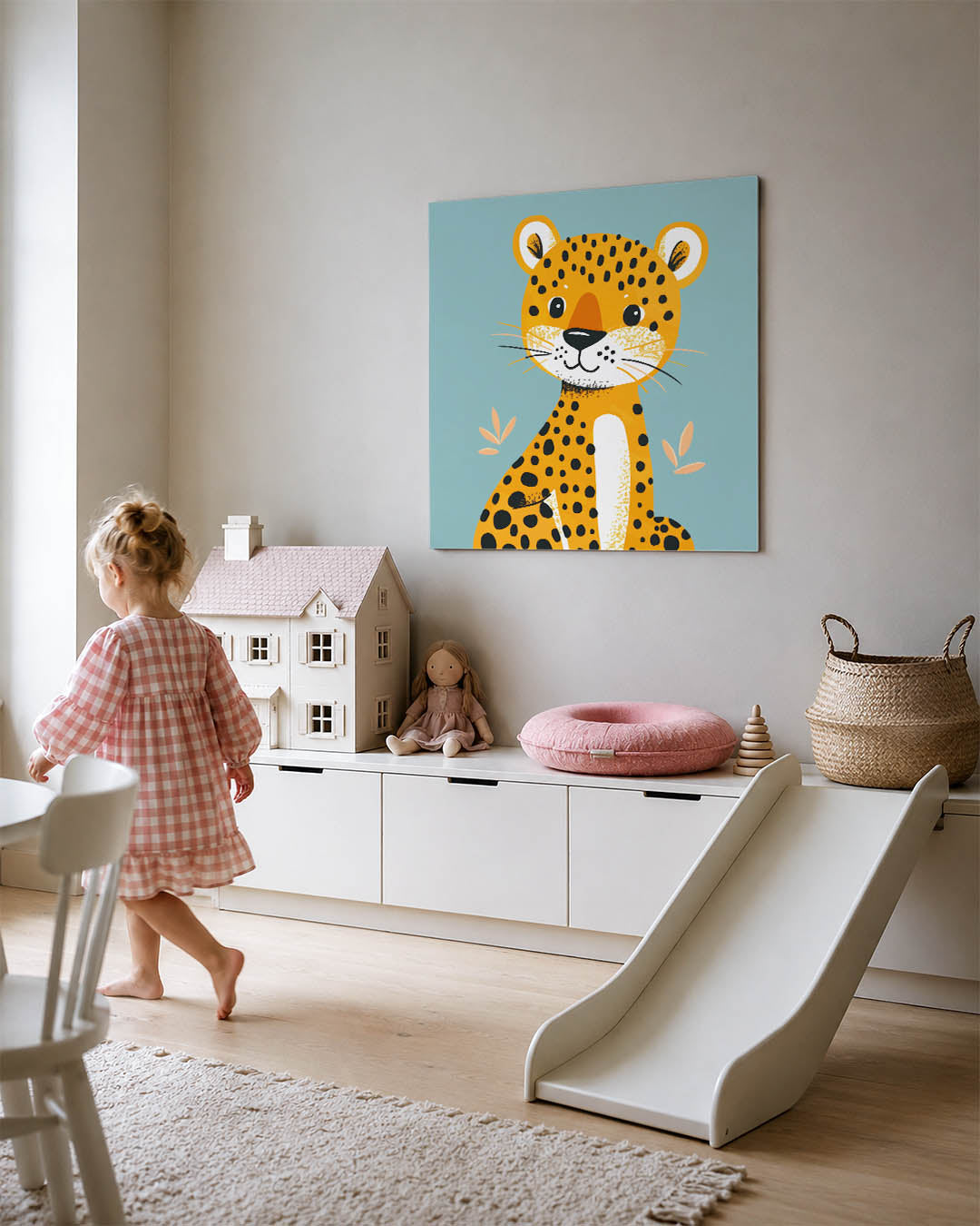 Speelse luipaard illustratie kunstwerk – tweede productweergave – dit kunstwerk toont een vrolijke luipaard met een oranje