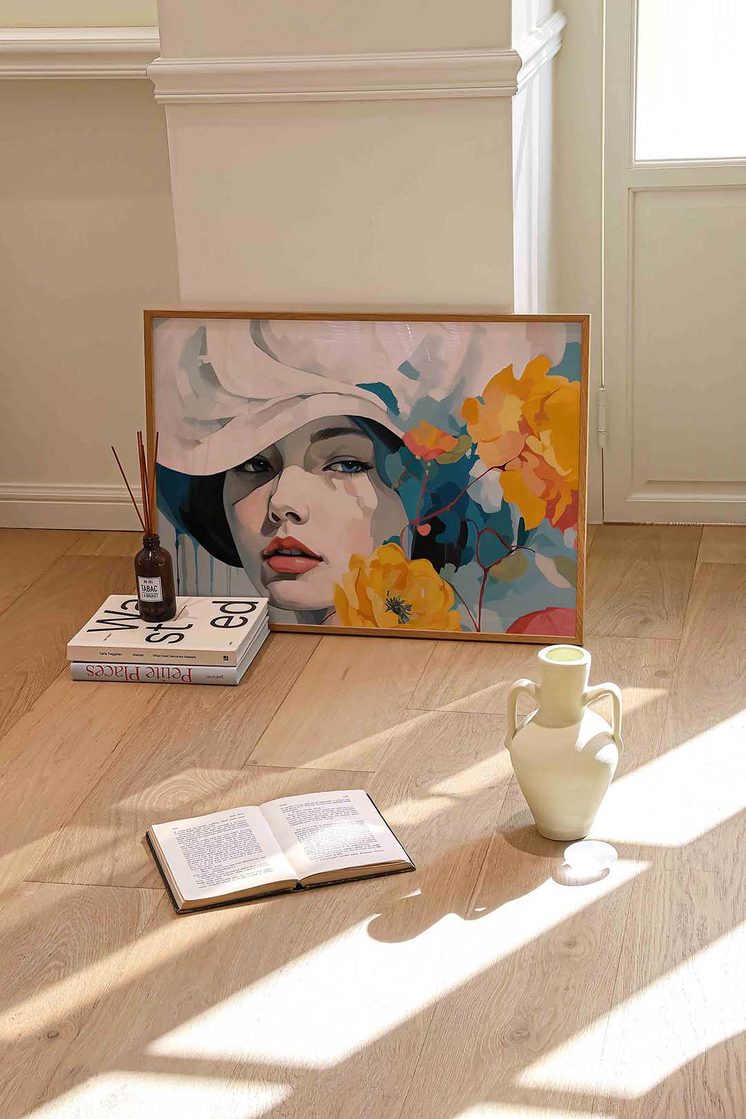 Vrouw met bloemen – liggende portret wanddecoratie van WallArtistic