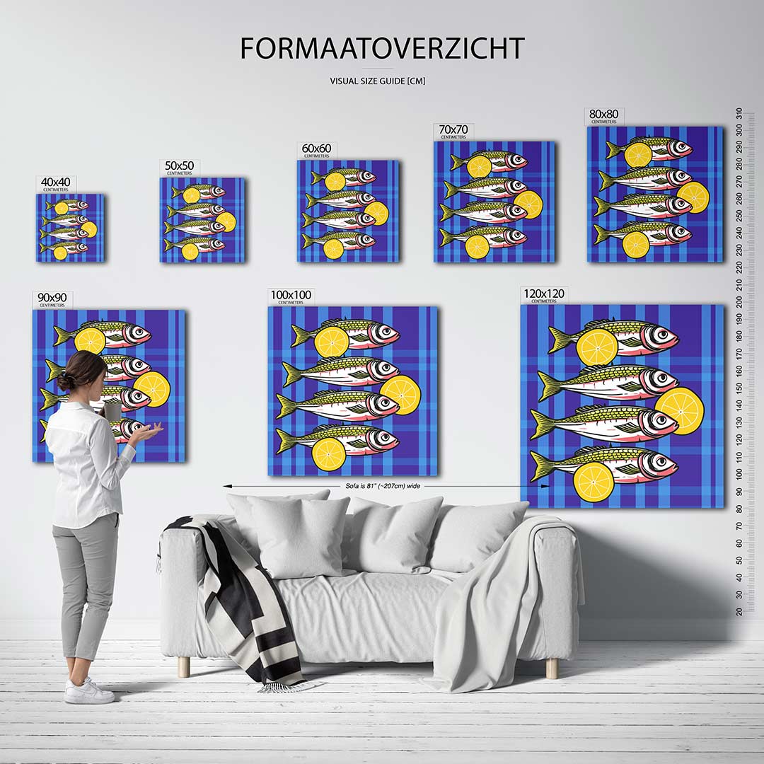Vissen en citroenen kunstwerk – sfeerbeeld – dit werk toont vier gestileerde vissen met citroenschijven op een blauw geruit