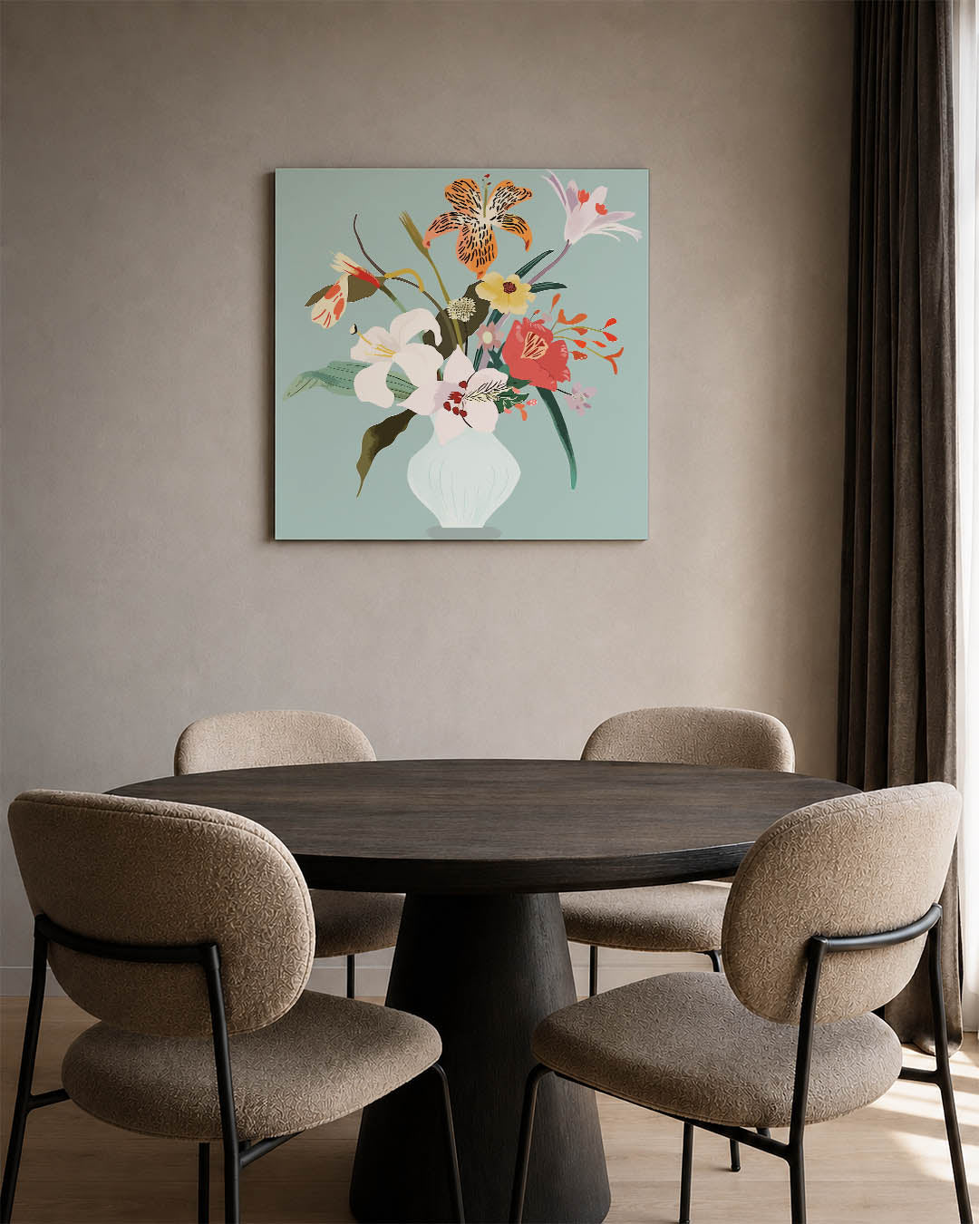Bloemen in vaas kunstwerk – derde productweergave – dit werk toont een kleurrijk boeket bloemen in een vaas, met een balans