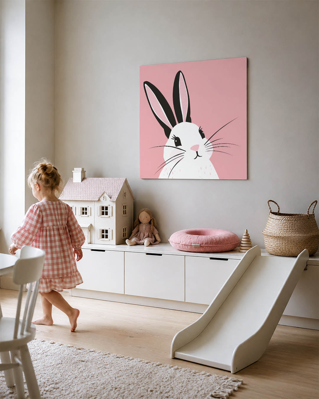 Vrolijk konijn portret kunstwerk – tweede productweergave – dit kunstwerk toont een schattig konijn met grote oren tegen een