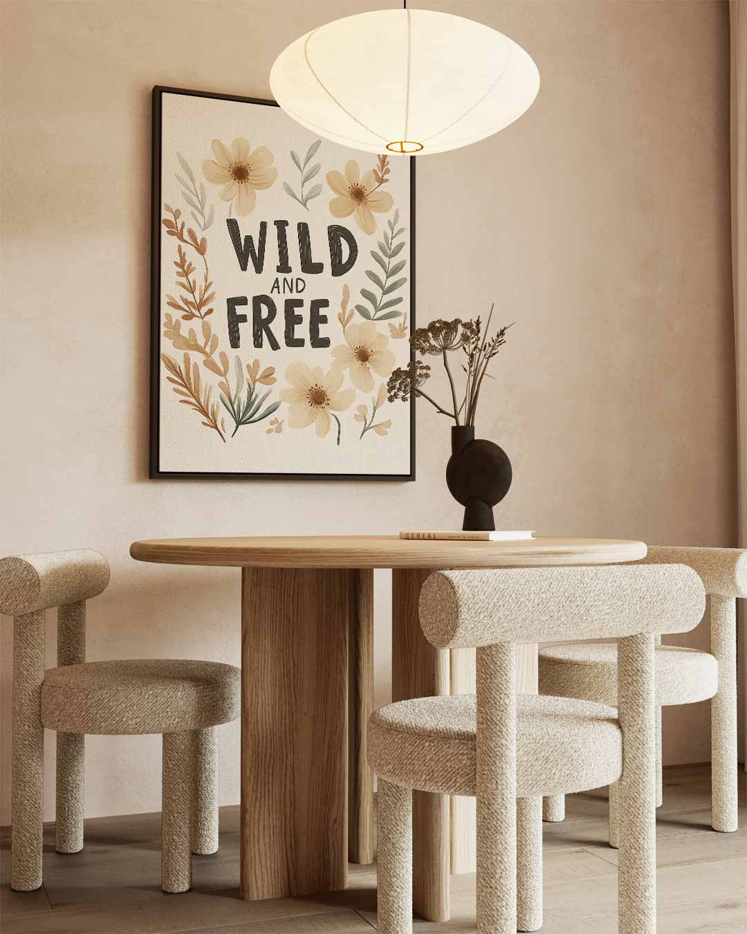 Wild and Free Bloemenprint – kunstwerk met zwarte baklijst