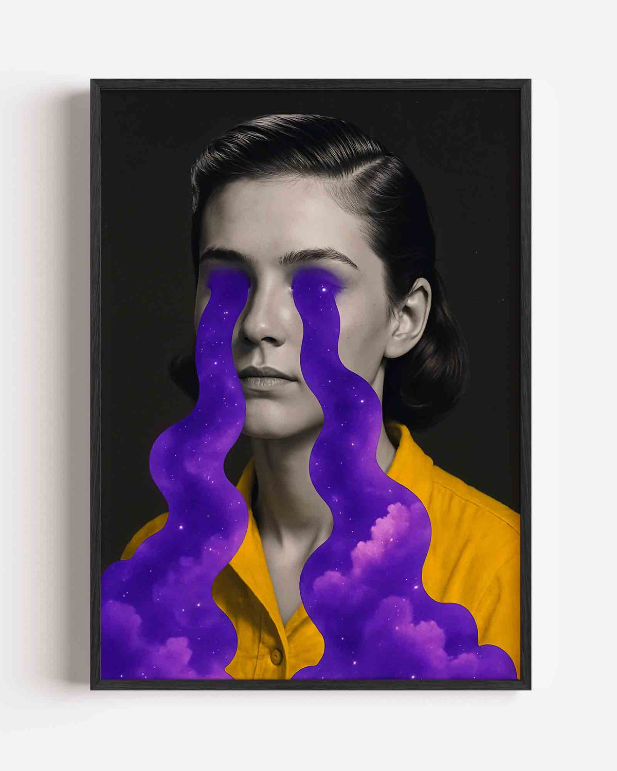 Vrouw met paarse tranen – Pop Art en Streetart portret poster als wanddecoratie