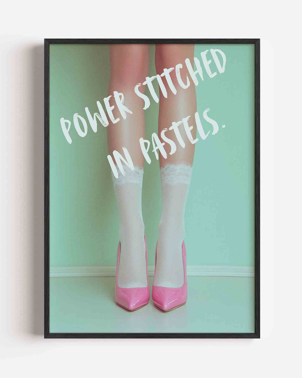 Roze schoenen en sokken – Pop Art portret poster als wanddecoratie
