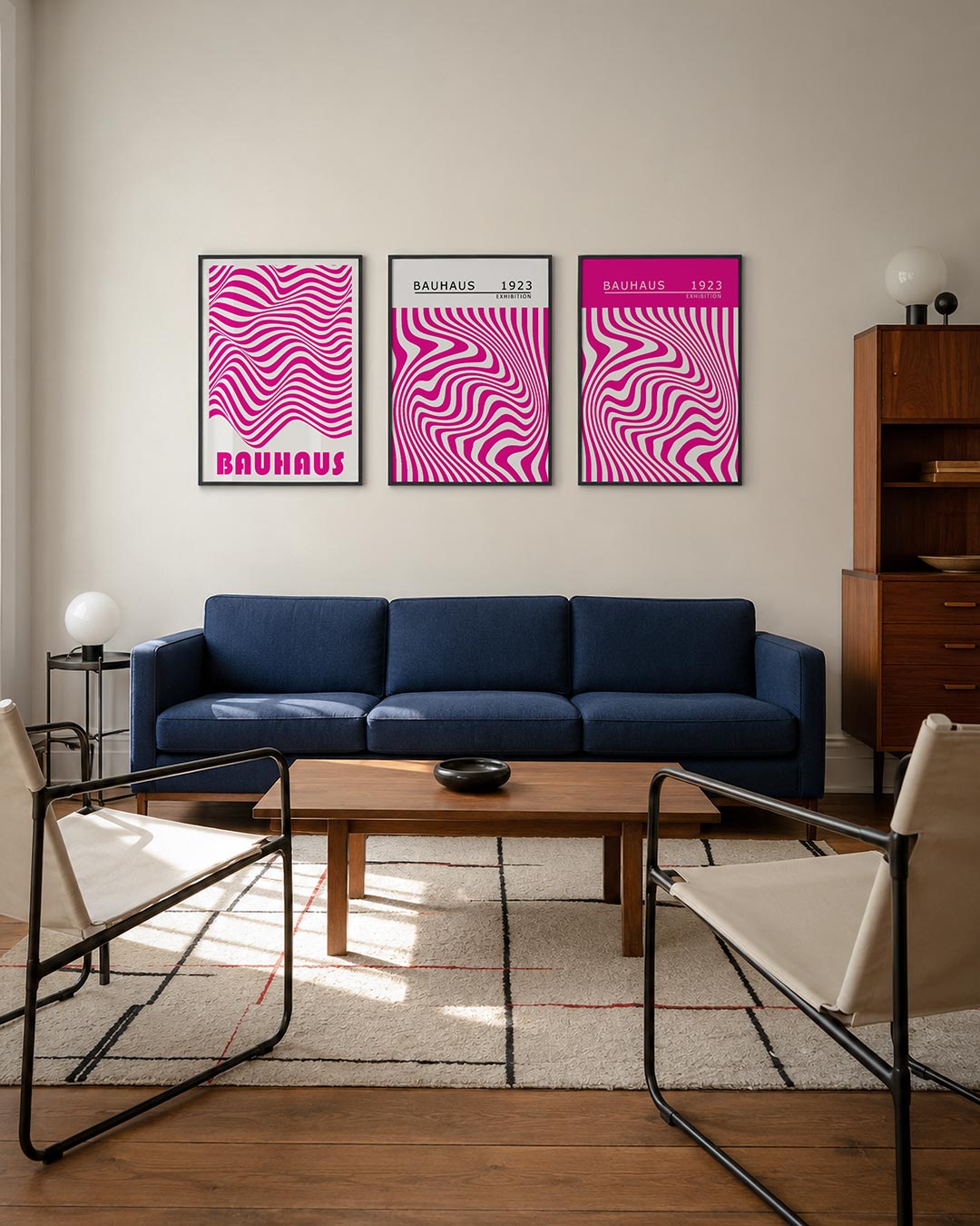 Golvend lijnenspel posterset – derde productweergave – deze posterset in drie delen toont levendige roze golvende lijnen op