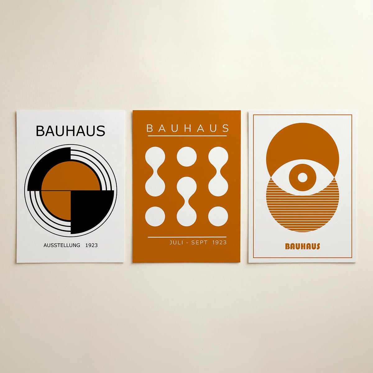Cirkel en lijnen posterset – detailweergave – deze posterset in drie delen toont een centrale cirkel in warm oranje, omringd