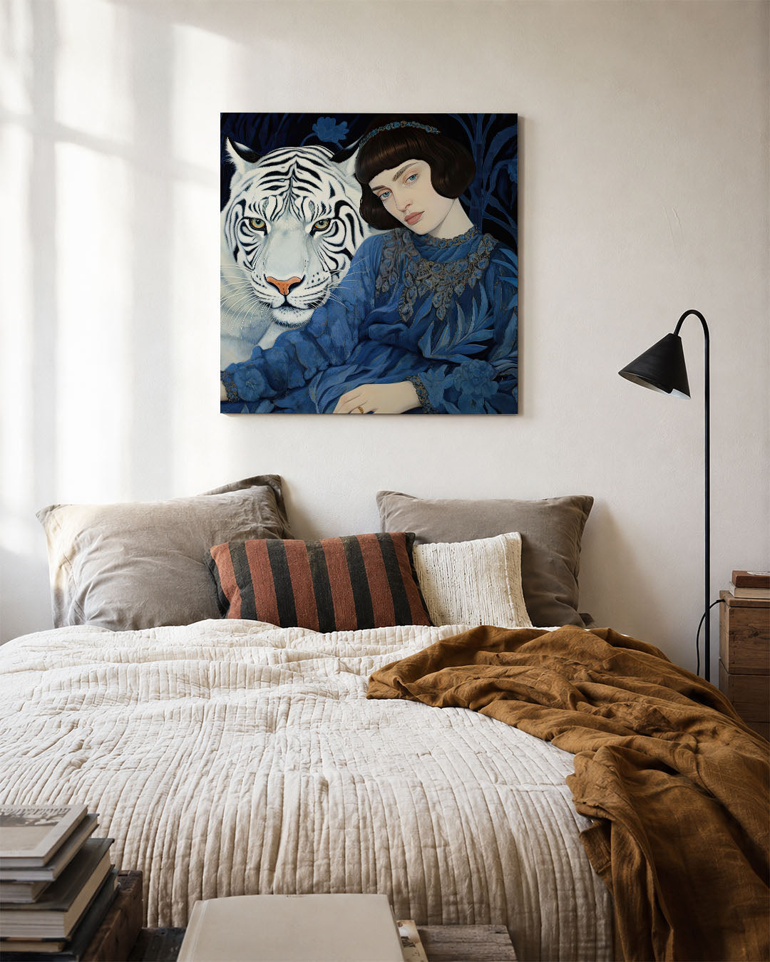 Dromerige tijger kunstwerk – detailweergave – dit kunstwerk toont een vrouw in een blauwe jurk naast een witte tijger. De