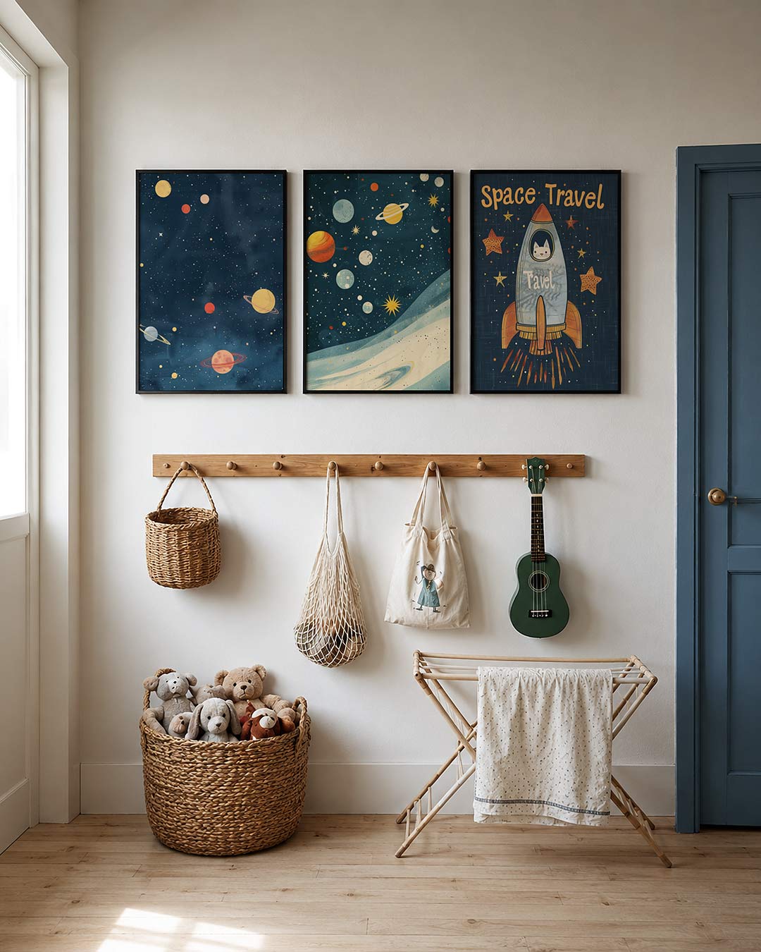 Ruimteavontuur illustratie posterset – detailweergave – een speelse raket met een kat aan boord, omringd door