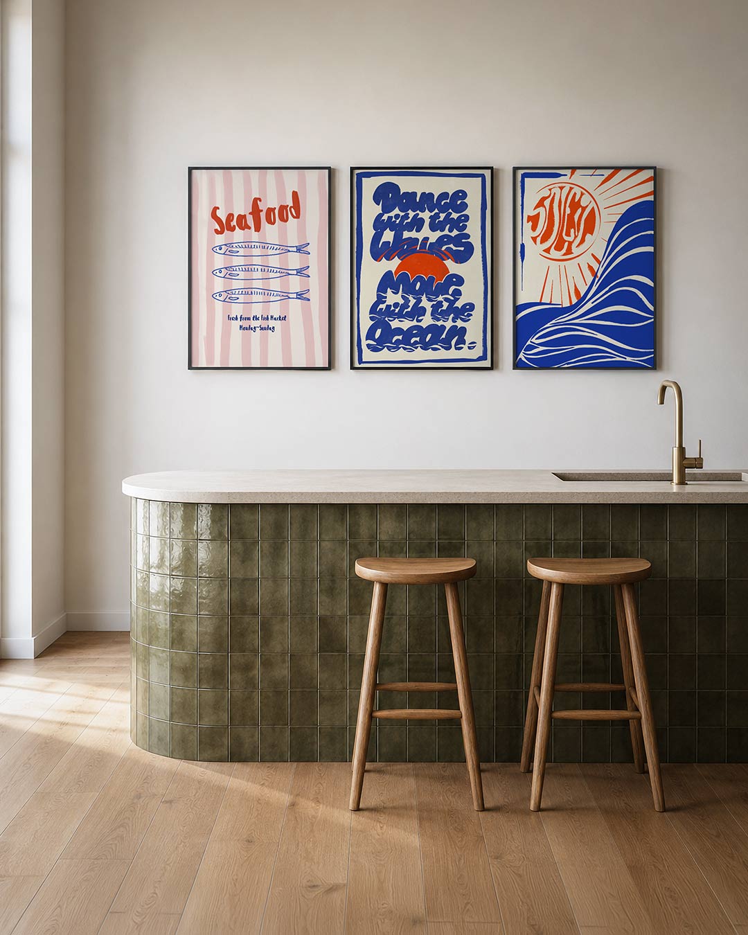 Vissen en strepen posterset – tweede productweergave – deze posterset toont drie blauwe vissen op een achtergrond
