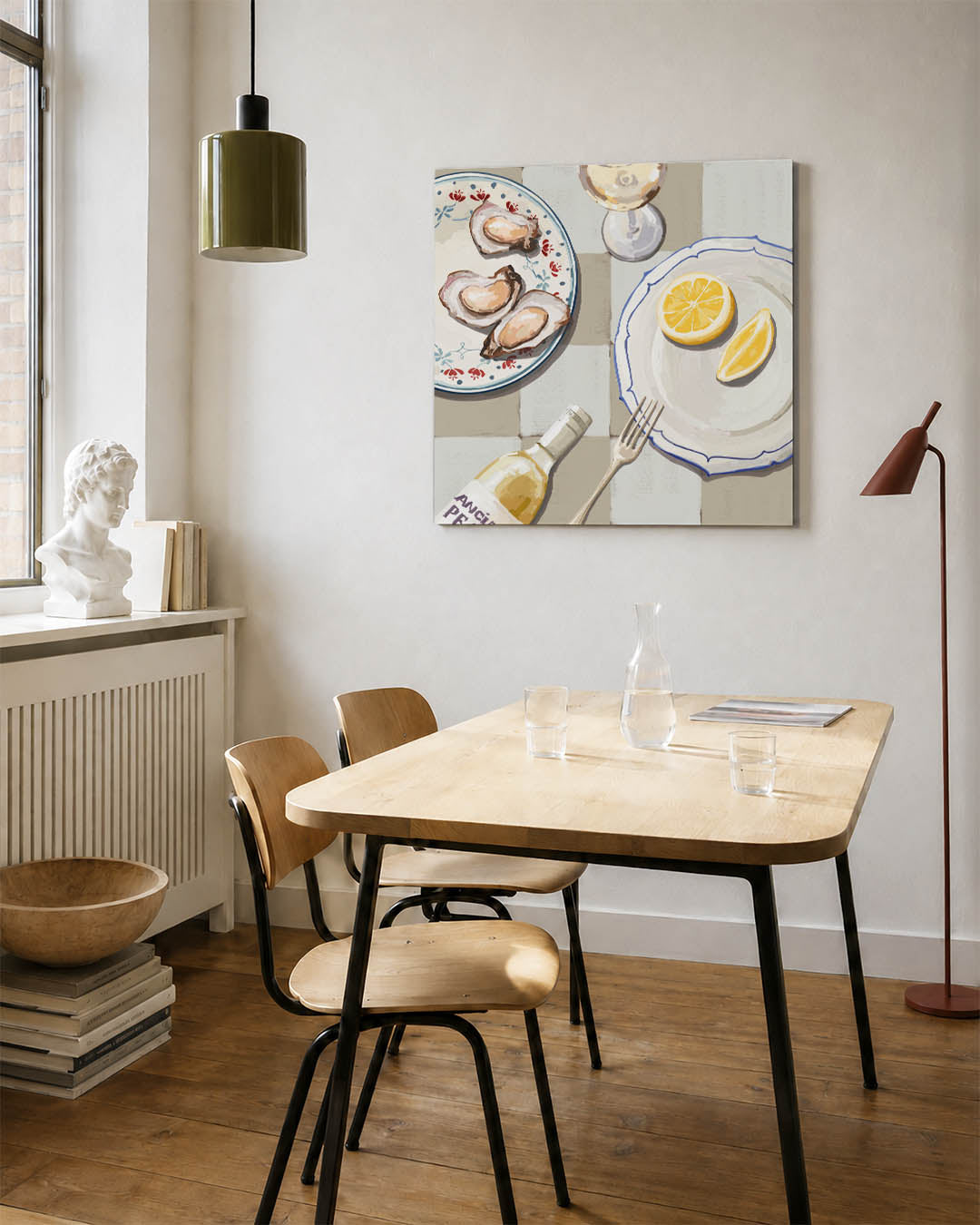Eettafel compositie kunstwerk – detailweergave – dit werk toont een sfeervolle eettafel met oesters, citroen en een glas