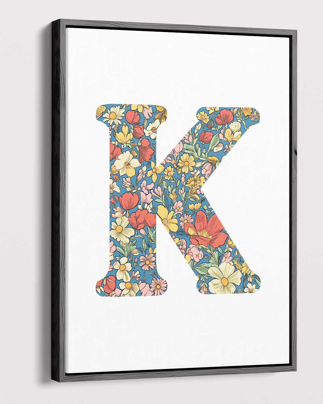 Bloemrijke Letter K – plexiglas wanddecoratie in portret formaat